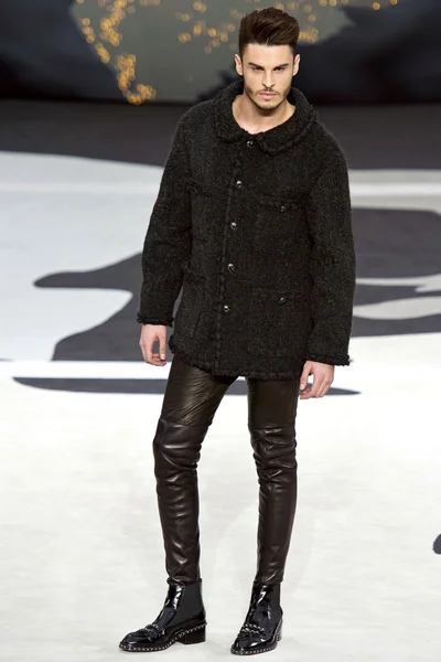 Look 9